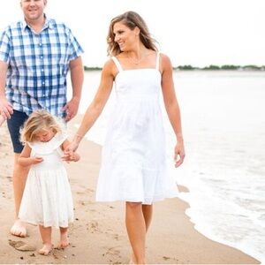 Vineyard Vines White Dress with Embroidered Design